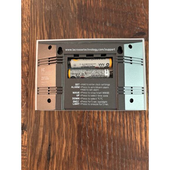 617-1280 La Crosse Technology Atomic Digital Alarm Clock with Backlight - Picture 4 of 6